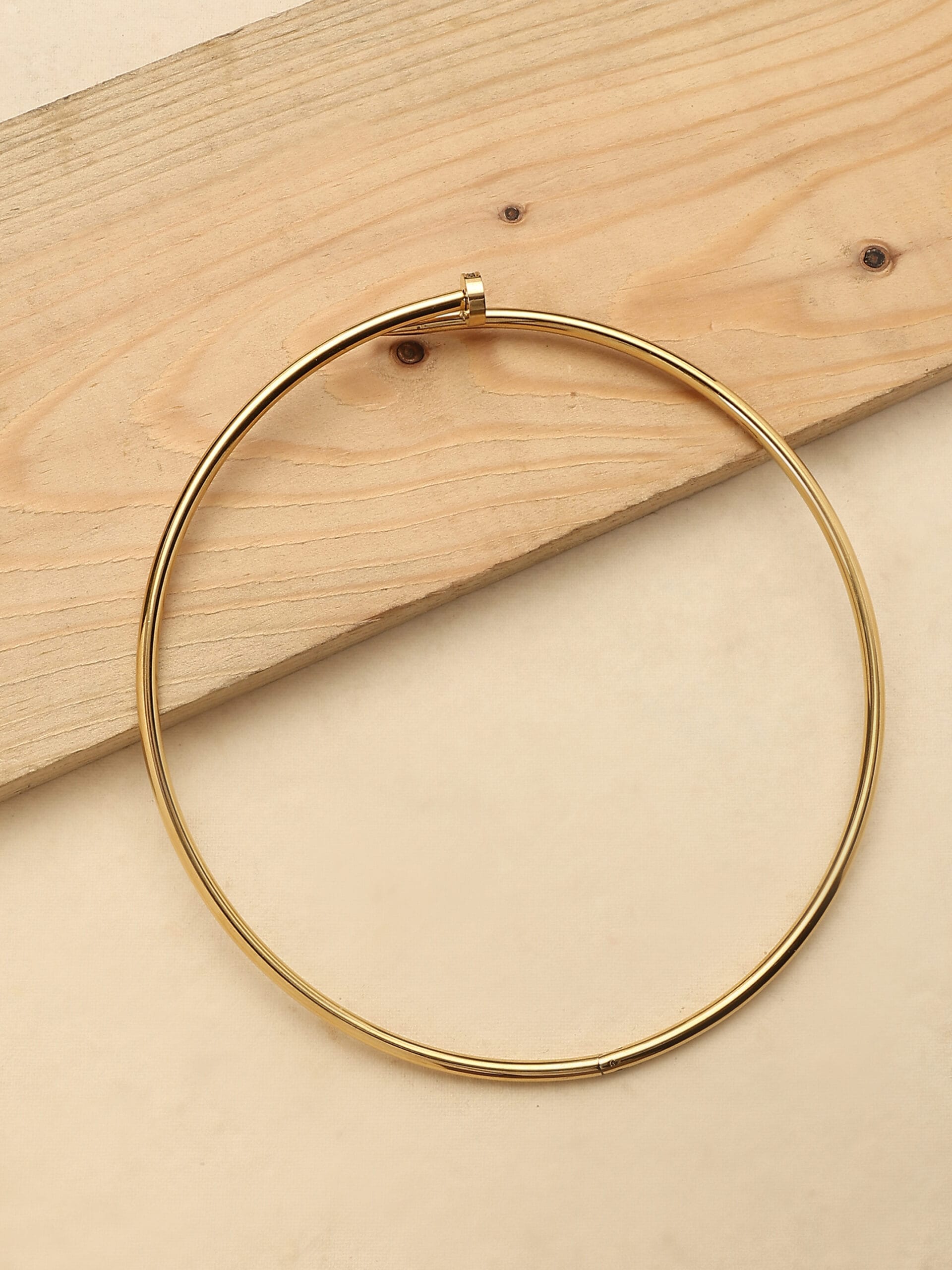 Elegant 18Kt Gold-Plated Front Open Necklace